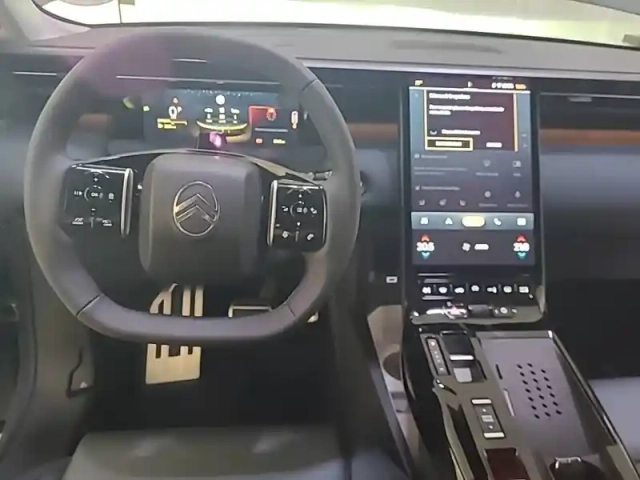 Citroën C5 Aircross hybride 145 ch e-dcs6 — photo 8