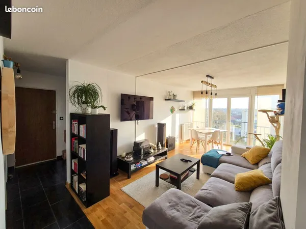 T4 75 m² · étage 4/4 · Garage et Parking · Vue dégagée