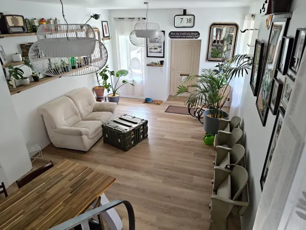 Maison en pierre, 2 chambres, entièrement rénovée