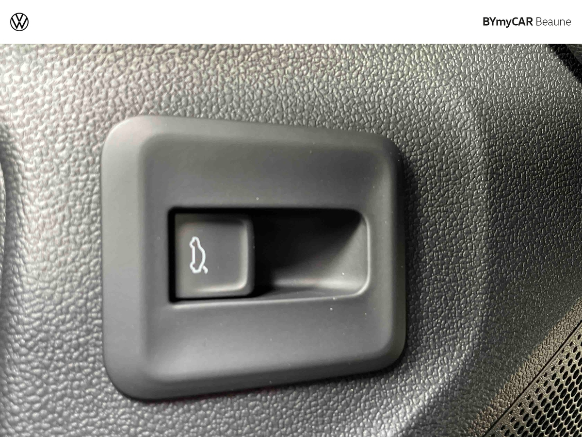 Volkswagen T-Roc 1.5 eTSI Hybrid 150 ch DSG7 — photo 30