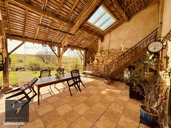Propriété 7 pièces 347 m²