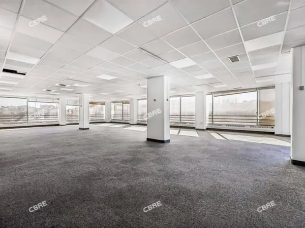 Bureau 3741 m²