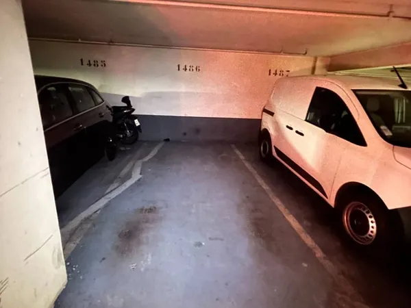 Parking 12 m²