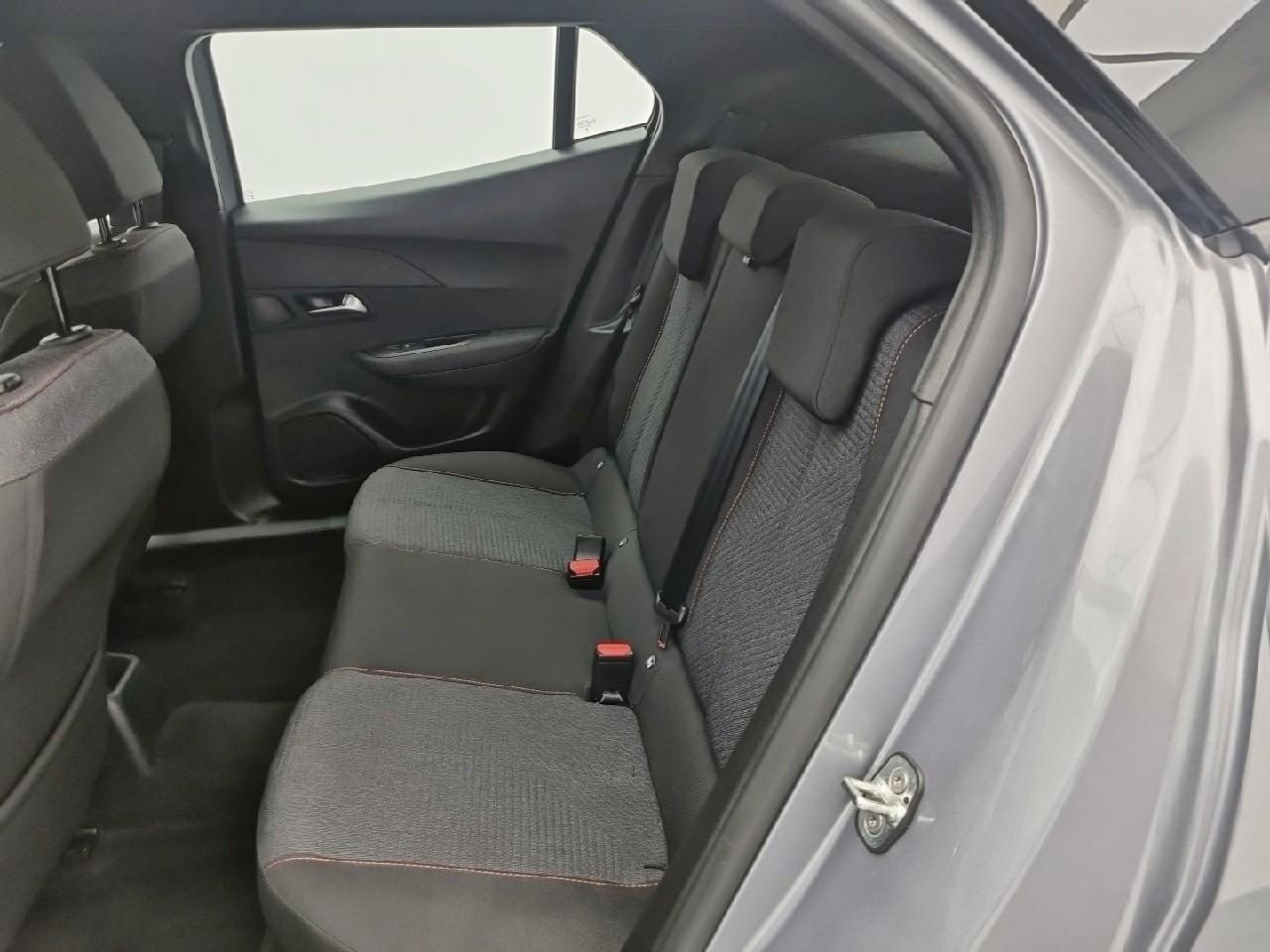 Peugeot 2008 hybrid 145 e-dcs6 style — photo 13