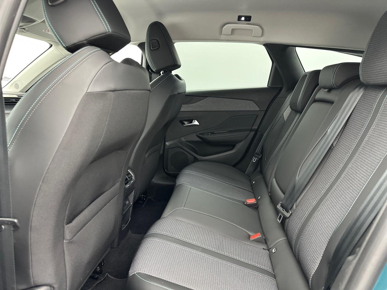 Peugeot 308 sw bluehdi 130ch s&s eat8 allure pack — photo 12