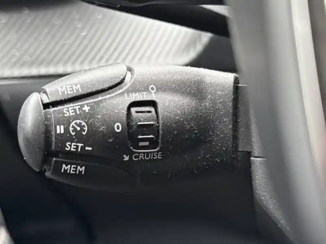 Peugeot 2008 puretech 130 s&amp;s eat8 — photo 20