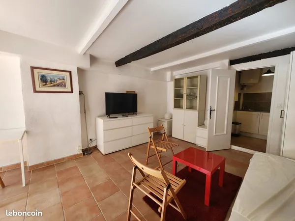 Studio 1 pièce 28 m²