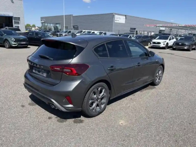 Ford Focus 1.5 ecoblue 115ch st-line x bva8 — photo 5