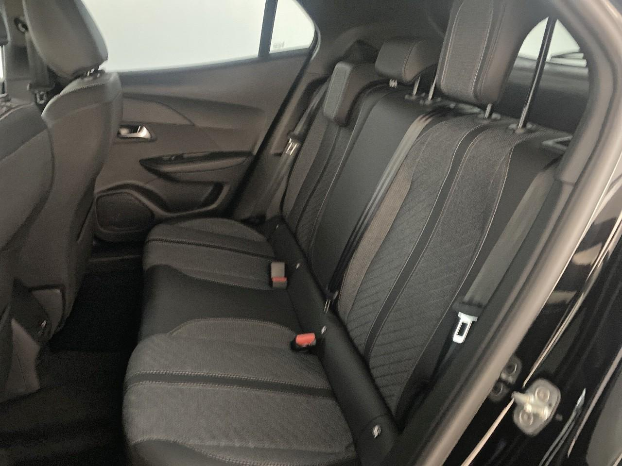 Peugeot 2008 hybrid 145 ch e-dcs6 allure — photo 10