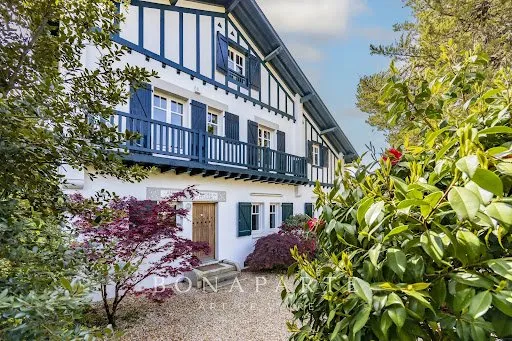 Maison 9 pièces 289 m²