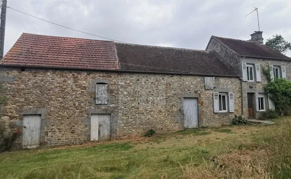 SAINT SAUVEUR DE CARROUGES (61320) Longère, 4 pièces, 2/3chambres, 78 m2, PRIX 90 990 honoraires 7,0