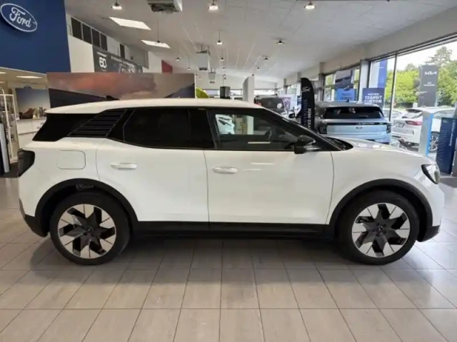 Ford Explorer 286ch extended range 79kwh pack premium rwd — photo 4