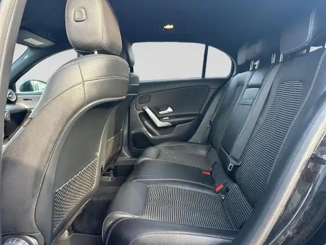 Mercedes Classe A 180 d 116ch amg line 7g-dct — photo 12