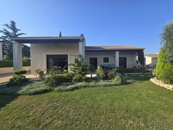 Maison de plain-pied 4 pièces 144 m²
