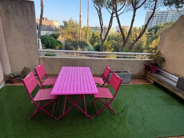 Bel appartement avec grande terrasse quartier Casone