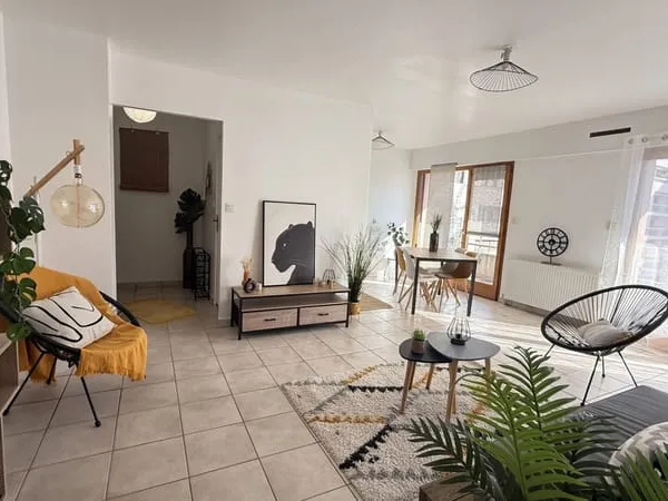 EXCLUSIVITE T2 centre-ville Thonon-les-Bains avec balcon, ascenseur et cave