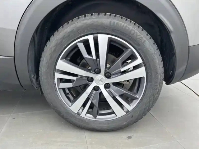 Peugeot 3008 hybrid 225 e-eat8 — photo 13