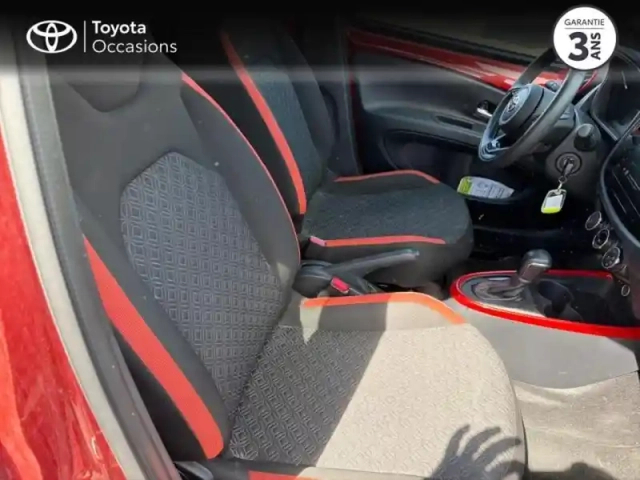 Toyota Aygo x 1.0 vvt-i 72ch design s-cvt my24 — photo 6