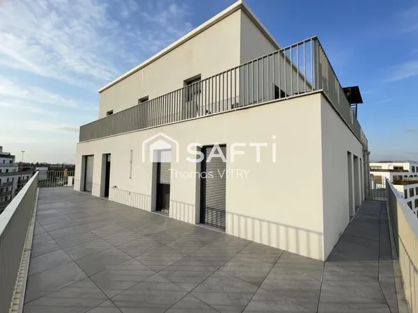 Appartement lumineux avec grande terrasse à Bondy