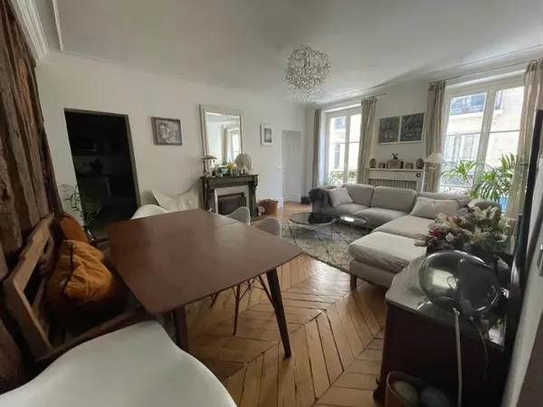 OFF MARKET Paris 10e - République / Canal Saint-Martin - Appartement familial de 95 m² - 3 chambres