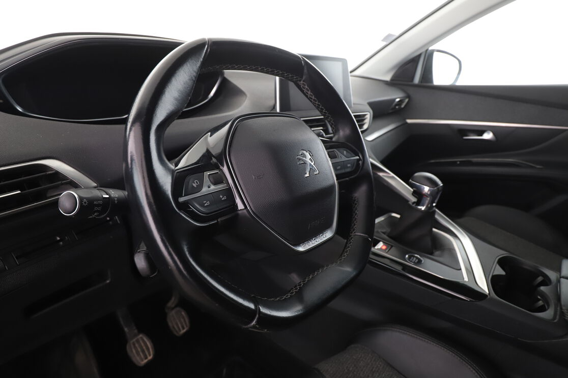 Peugeot 5008 1.5 Blue-HDi Allure — photo 10