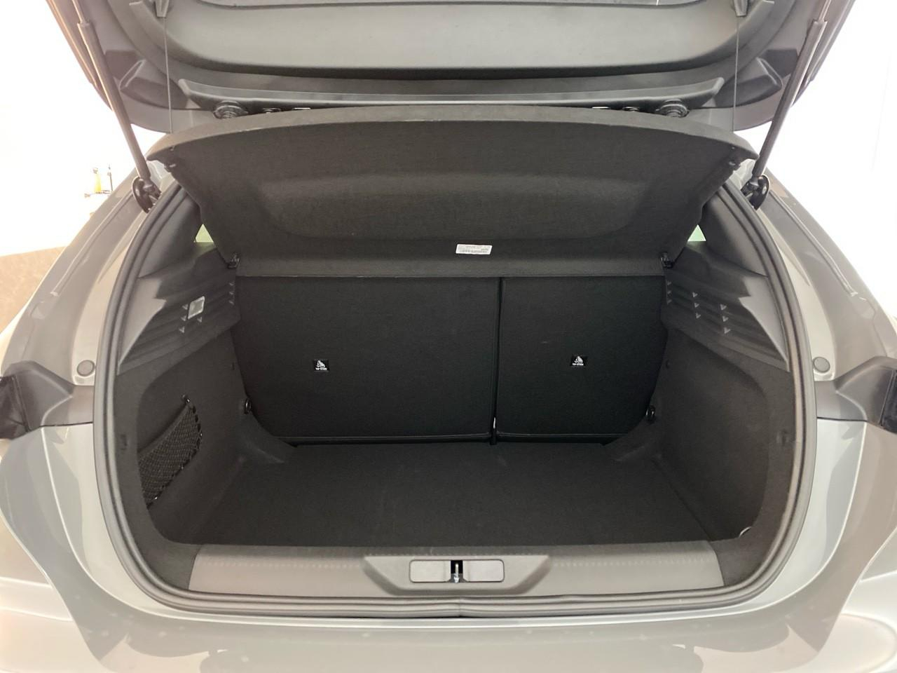 Peugeot 308 hybrid 145 e-dcs6 allure — photo 6