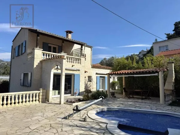 Villa 5 pièces 174 m²