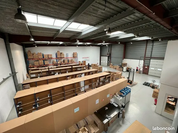 LOCAL D'ACTIVITE 800 m² PONTAULT-COMBAULT