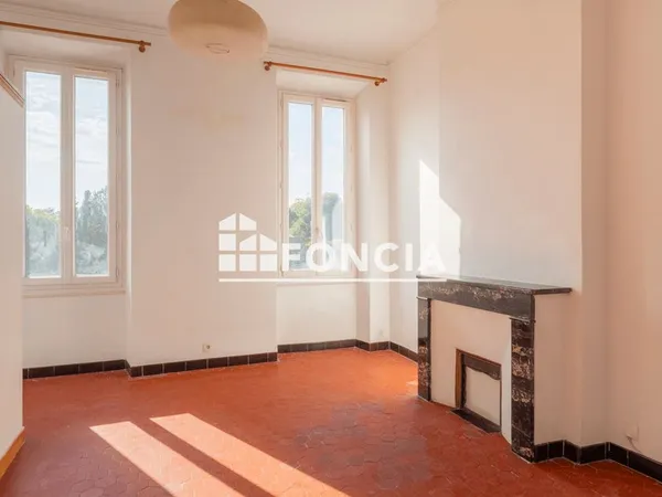 PARC LONGCHAMPS - CHARTREUX T3 dans bel immeuble ancien