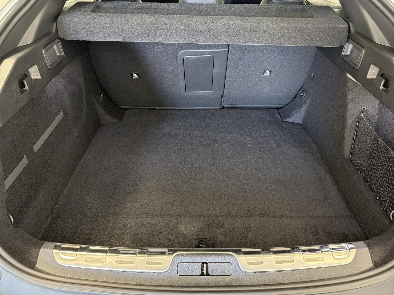 Peugeot 408 hybrid 136 e-dcs6 gt — photo 6