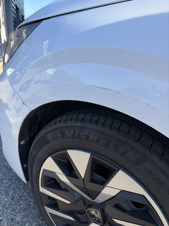 Peugeot 208 PureTech 100 S&amp;S BVM6 — photo 29