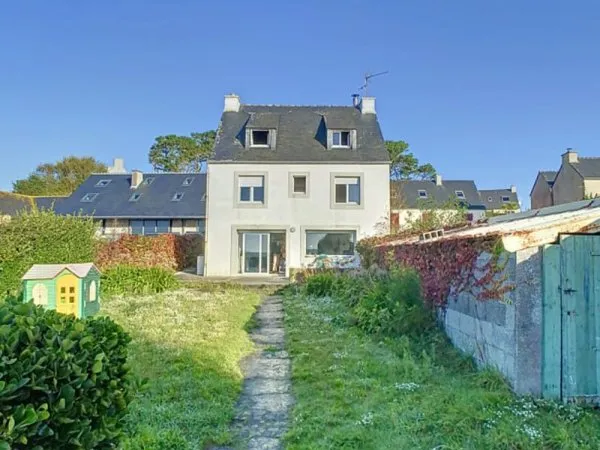 Maison familiale face à la mer Accès plage