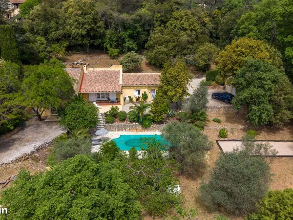 Propriété 6 pièces 160 m²