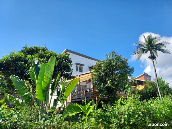 Maison neuve meublée avec jardin et vue mer - 1 an