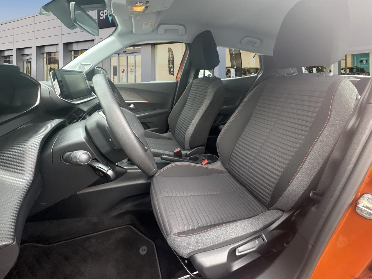 Peugeot 2008 1.2 puretech 130ch s&s active — photo 9