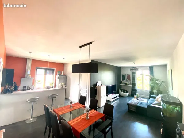 À vendre - Spacieux T2 d'environ 71 m2 au charme de l'ancien, facilement modulable en T3