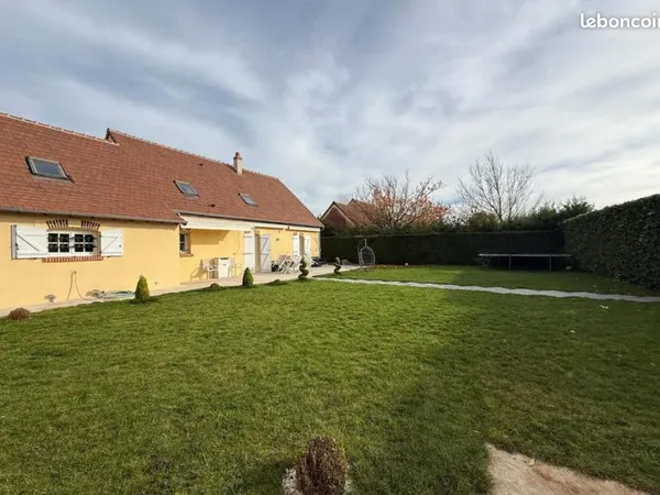 Maison rénovée de 154 m² - 6 chambres - Jardin et double garage - Villebarou
