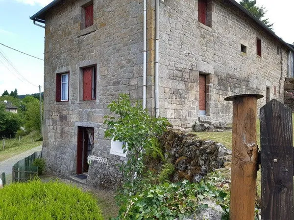 Maison en copropriété avec grand jardin