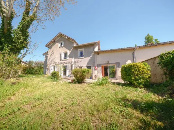 LEZOUX : maison de 6 pièces (166 m²) à vendre