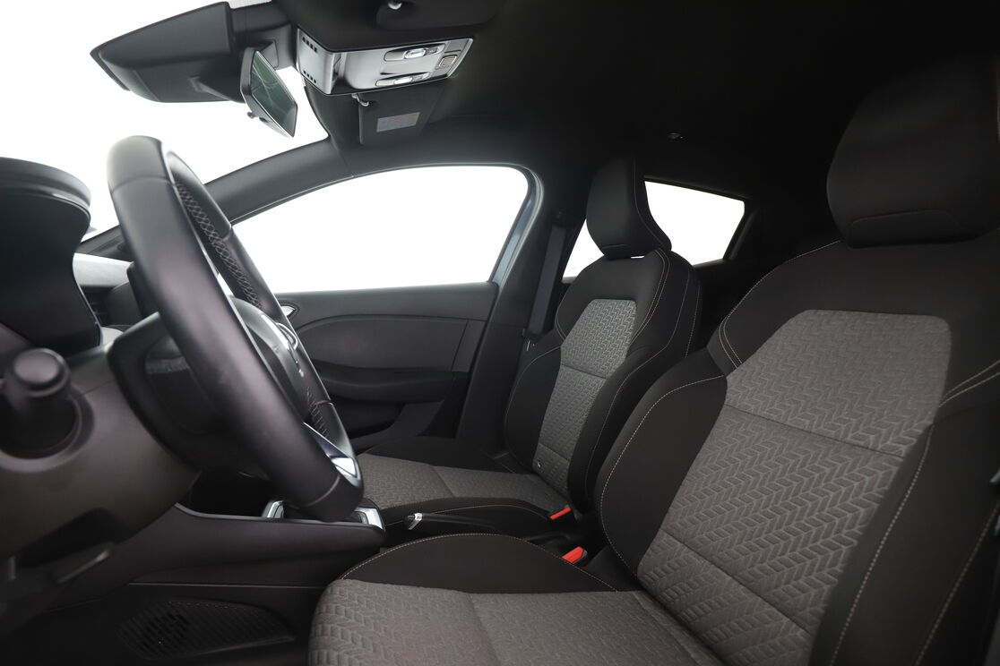 Renault Clio 1.6 E-Tech SL Limited — photo 9