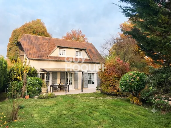 Maison à vendre proche Ezy-sur-Eure Cadre privilégié, jardin arboré et quartier recherché