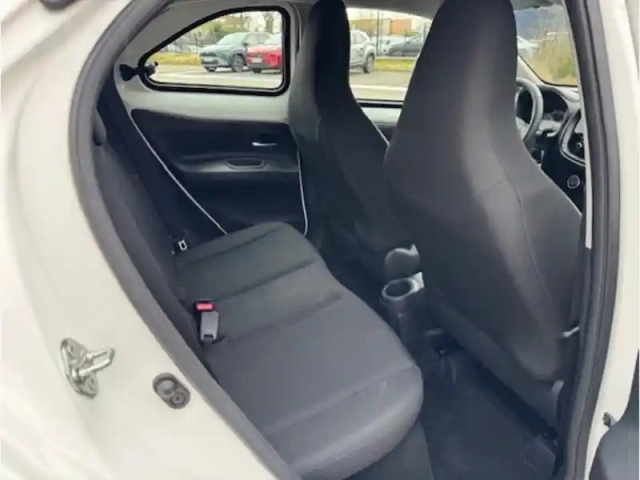 Toyota Aygo 1.0 vvt-i 72 dynamic — photo 11