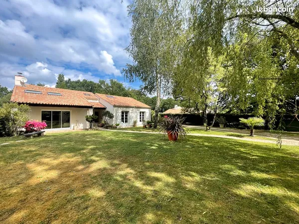Propriété 9 pièces 198 m²