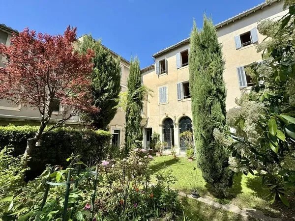 Maison 10 pièces 600 m²