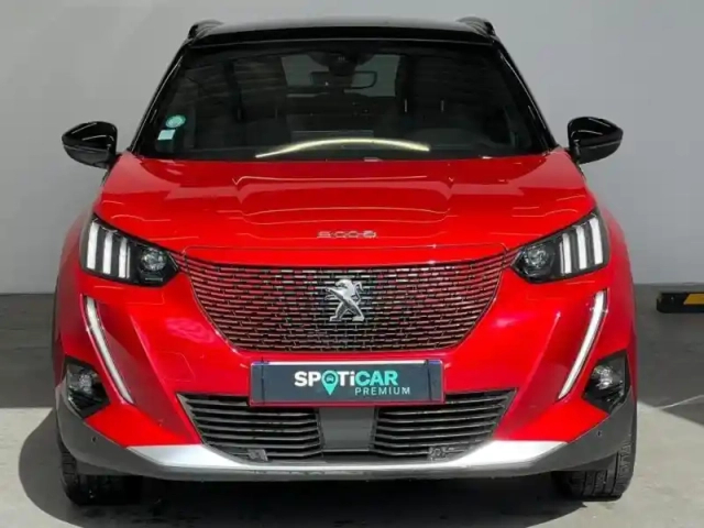Peugeot 2008 e- 136ch gt — photo 2