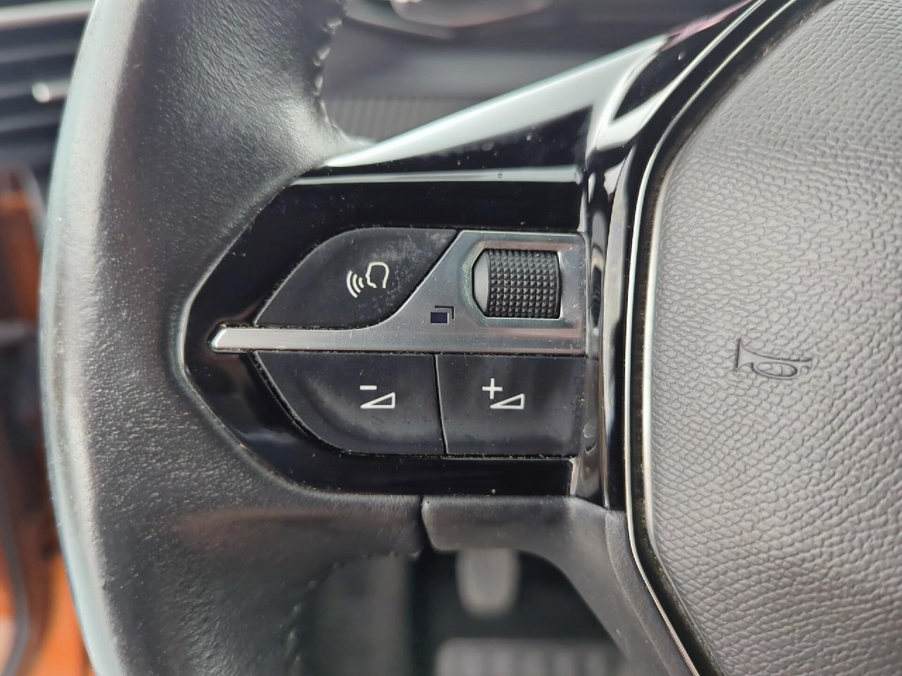 Peugeot 2008 puretech 100 s&s bvm6 active pack — photo 27