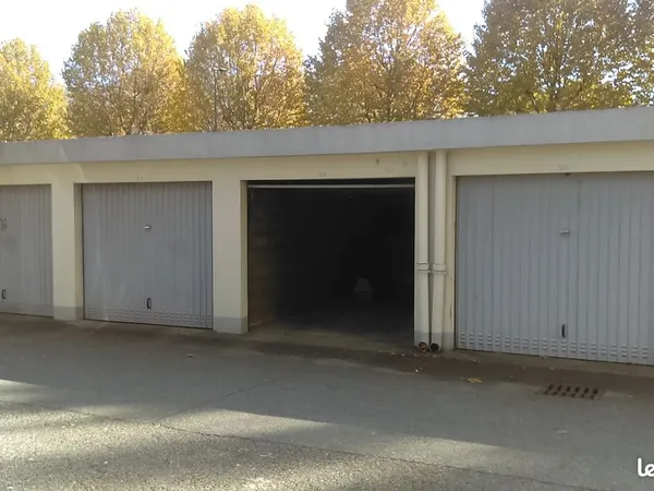 Garage et parking Vente Saint-Martin-d'Hères 21000€