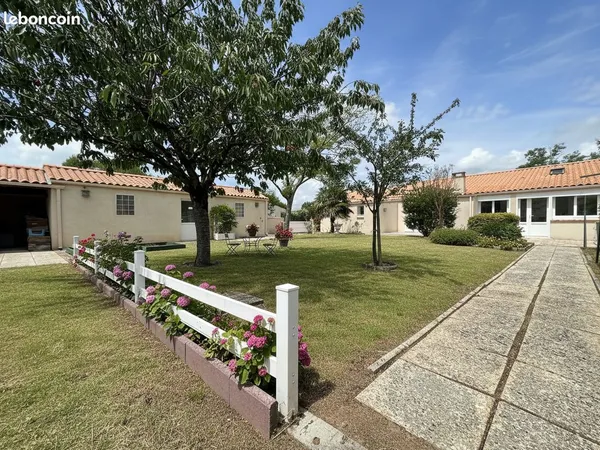 Maison 6 pièces 135m2 - Garage - Véranda - Champagné les marais