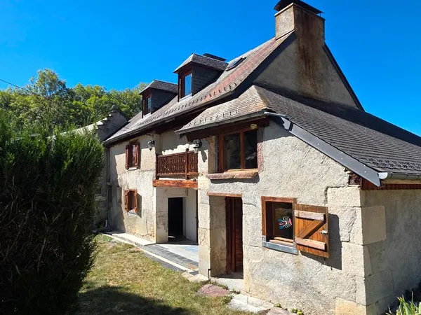 VALLÉE DE CAMPAN - MAISON DE PAYS DE 1687 - 120 m² - 8 000 m² DE TERRAIN - BORDURE D'ADOUR