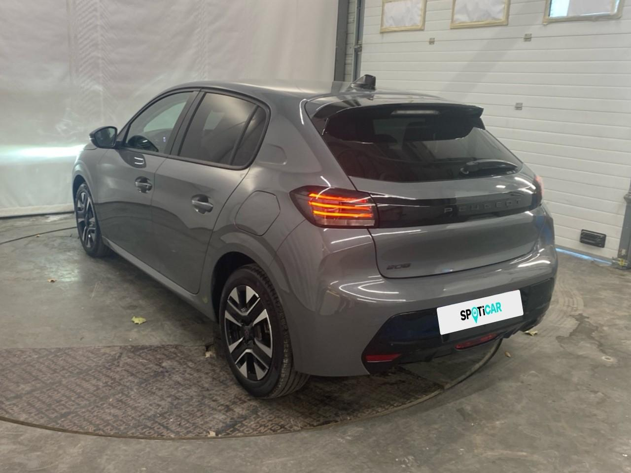 Peugeot 208 100 s&s bvm6 allure — photo 3